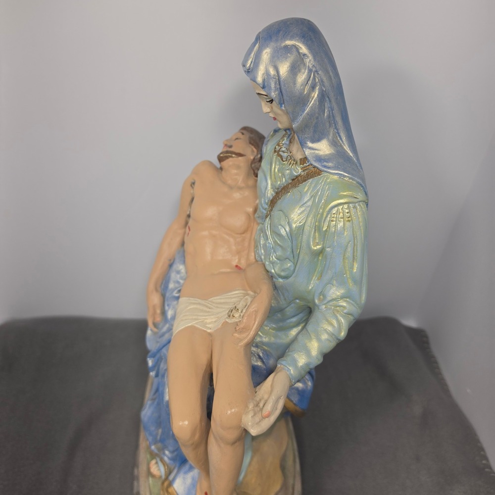 Vintage Pieta Statue Mary Jesus Religious Sculpture Blue Gold Chalkware 16in - Picture 11 of 15